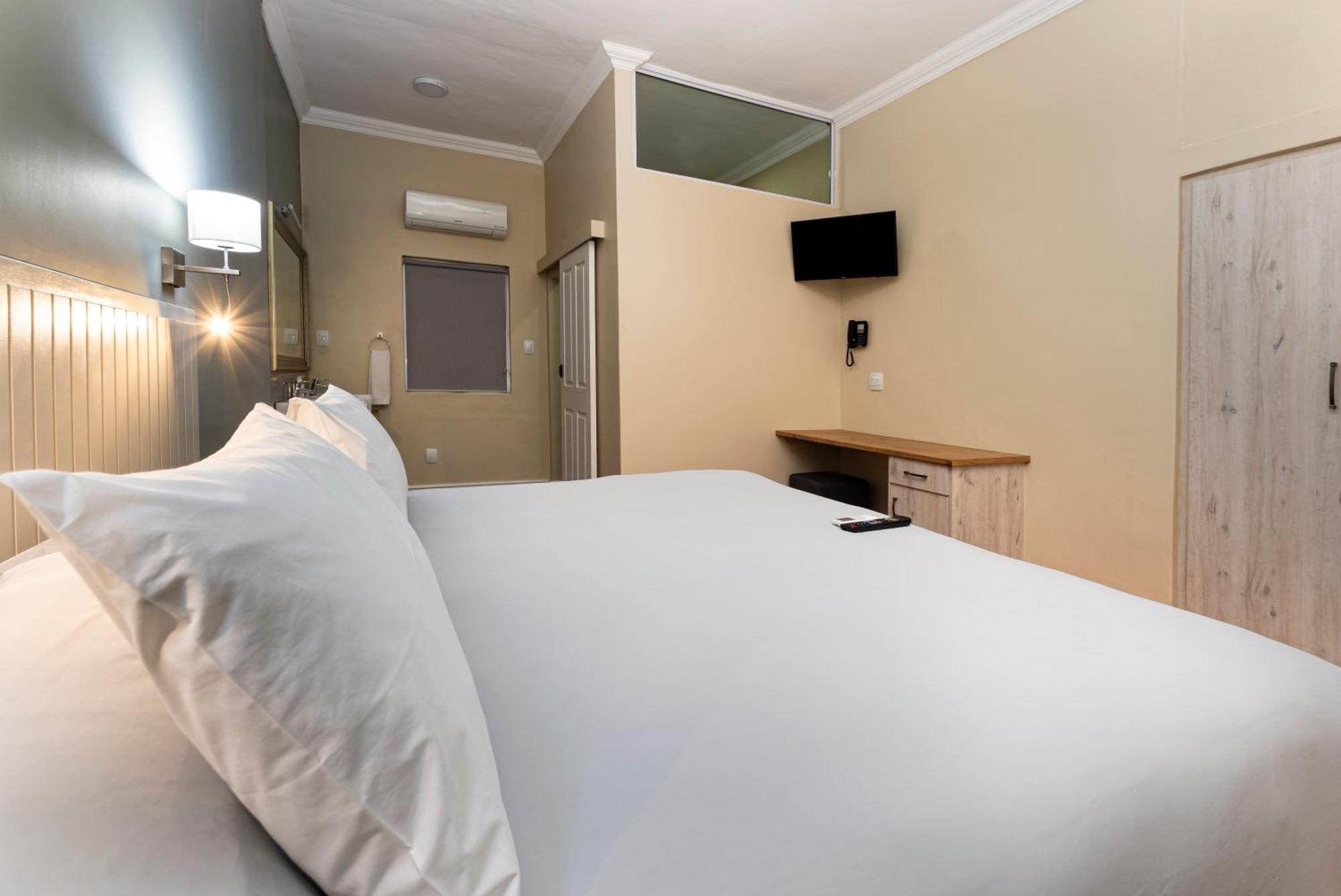 Queen'S Hotel By Bon Hotels Oudtshoorn Eksteriør bilde