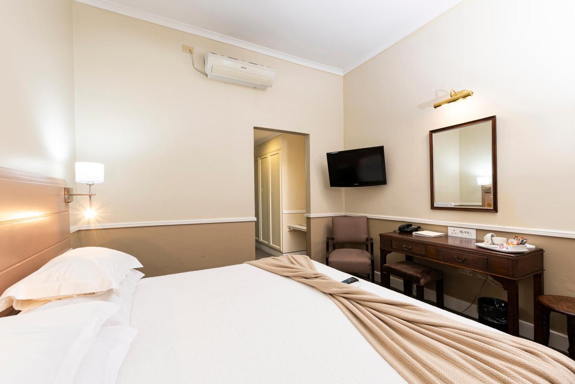 Queen'S Hotel By Bon Hotels Oudtshoorn Eksteriør bilde